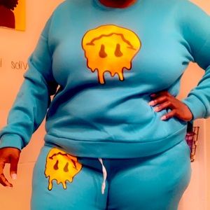 Sweater and Sweat pant set.  Just Don’t like the animation on it.